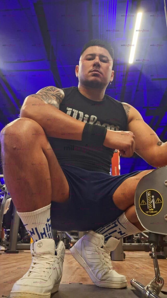 FOTOS DE CABRON DOMINANTE 100% NORTEÑO VERGON ROMPE CULOS LISTO PARA CUMPLIR TUS FANTASIA