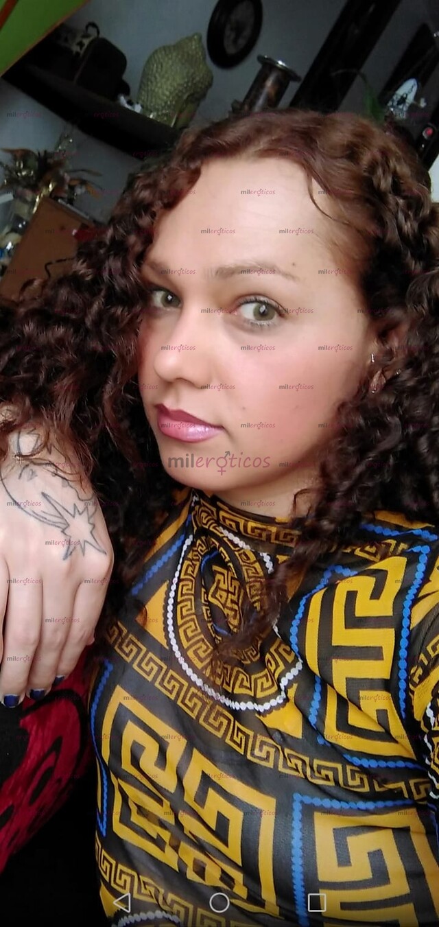 FOTOS DE MIRA COMO ME ABRO !!....PARA RECIBIR TU CHIMBO ADENTRO !!