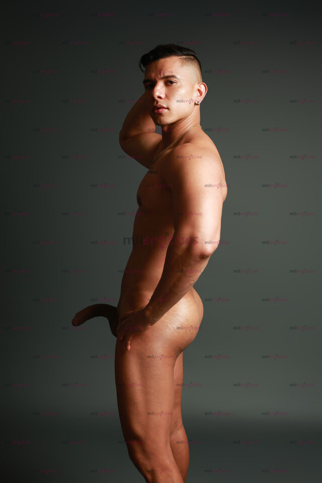 FOTOS DE DANIEL EL TRAVIESO MACHO VARONIL DOTADO CON 20 CM DE VERGA CURVA Y LECHERA