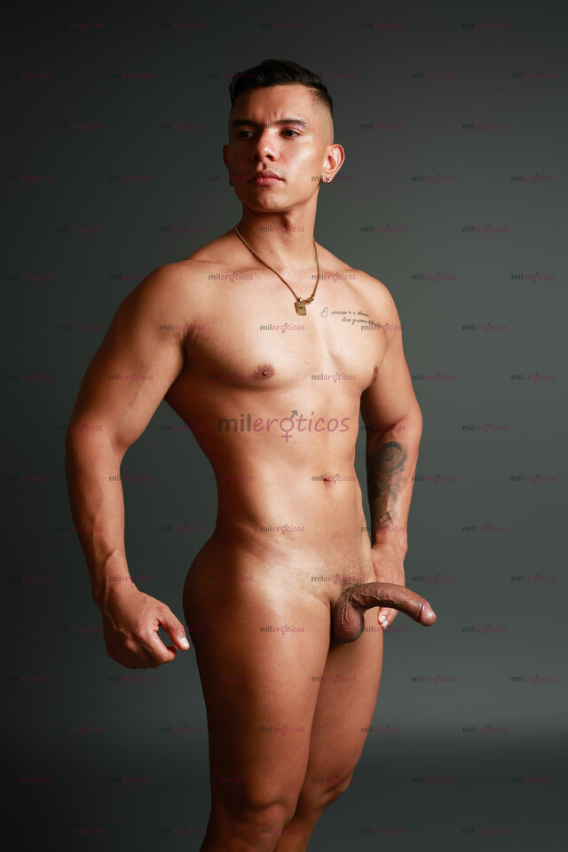 FOTOS DE DANIEL EL TRAVIESO MACHO VARONIL DOTADO CON 20 CM DE VERGA CURVA Y LECHERA