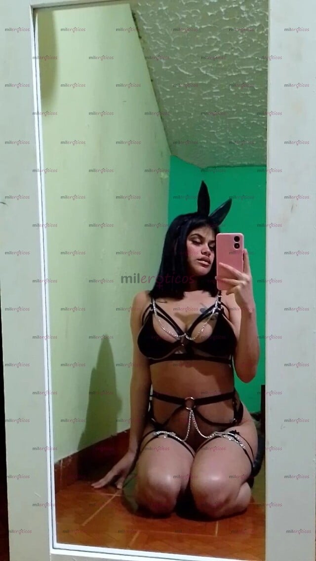 FOTOS DE HERMOSA FLACA DISPUESTA A CUMPLIR TUS DESEOS EN EL SEXO, CARIÑOSA Y CALIENTE.