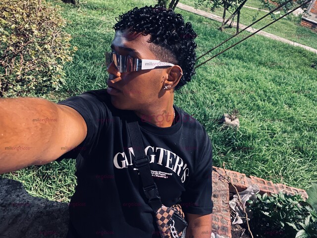 FOTOS DE ANDRÉS JOVENCITO DE 18 AÑOS DESCOMPLICADO VERSÁTIL