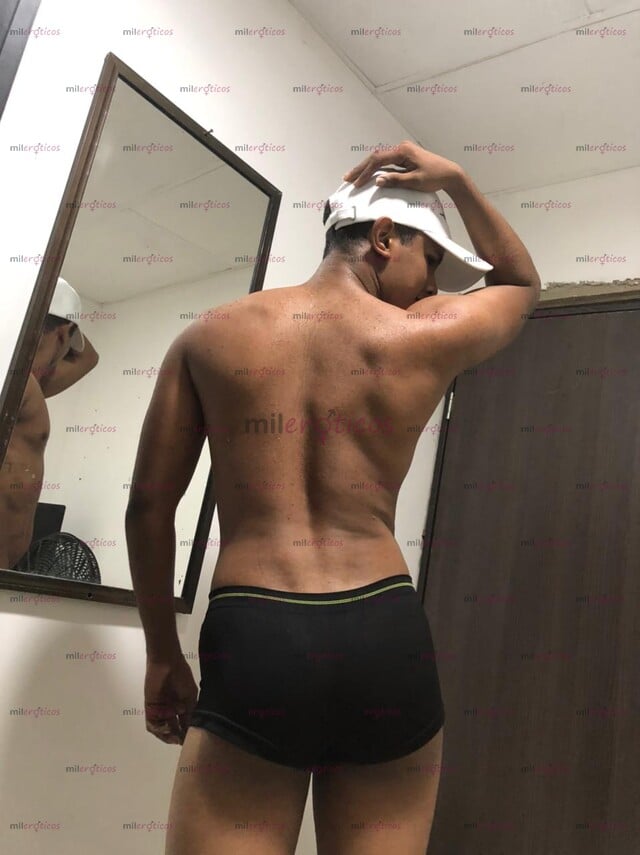 FOTOS DE POLLO GAY VERSÁTIL DISPUESTO A COMPLACERTE EN TODO SOLO LLÁMAME