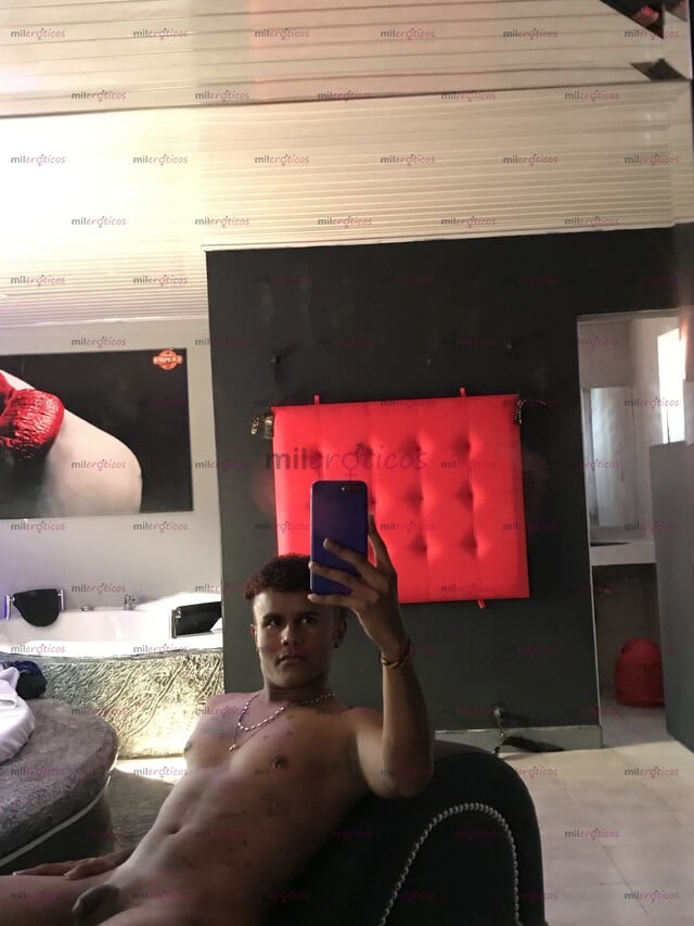 FOTOS DE POLLO GAY VERSÁTIL DISPUESTO A COMPLACERTE EN TODO SOLO LLÁMAME