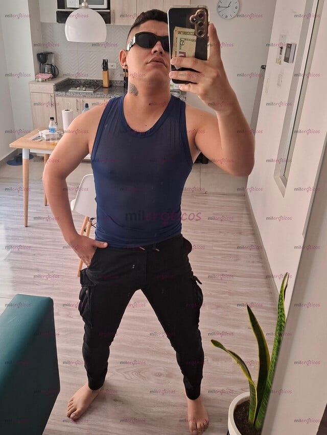 FOTOS DE POLLO CALIENTE MASAJISTA SERIO DISCRETO CUERPO ATLETICO CULON MORBOSO