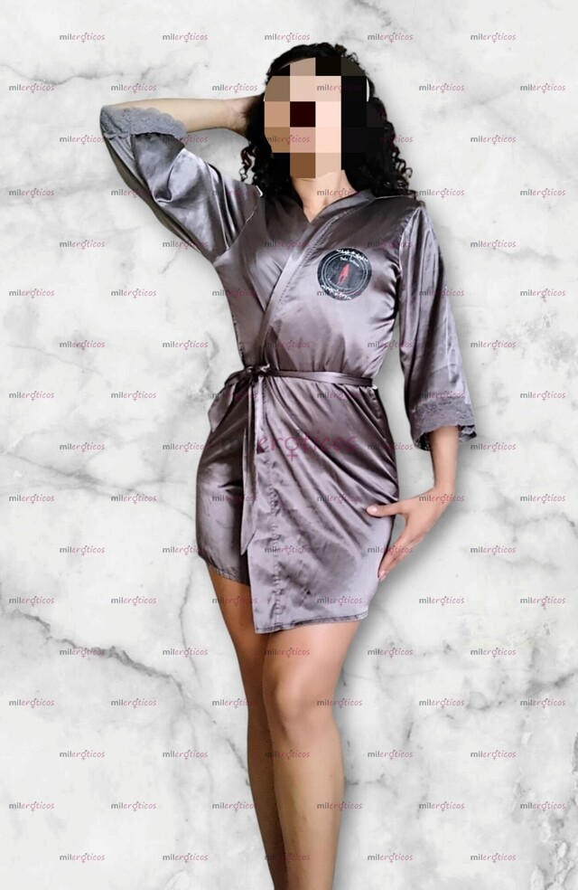 FOTOS DE DELICIOSA MORENITA A LA ESPERA DE Q ME FOLLES