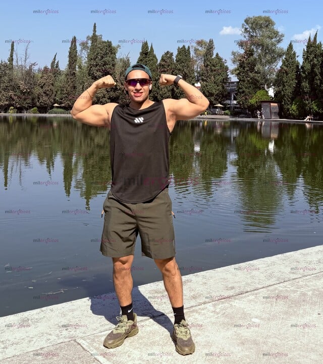FOTOS DE GUAPO VARONIL AMABLE BUENA COMPAÑÍA Y CON UNA VERGA GRANDE GRUESA