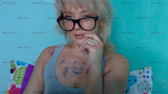 FOTOS DE HERMOSA RUBIA SENSUALIDAY PLACER EN UNA SOLA CHICA SEXY DIVERTIDA Y COMPLACIENTE