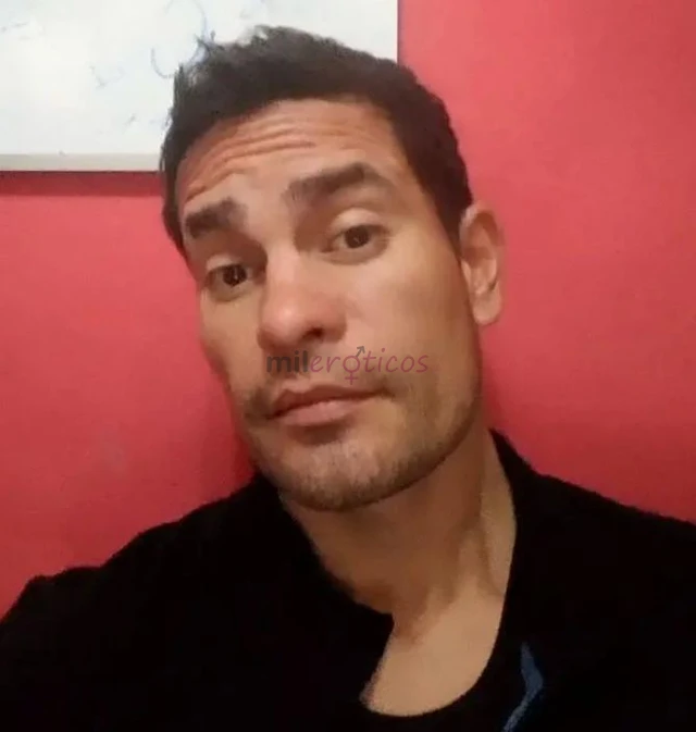 Macho caliente 39 anos chileno buena accion y confiable y carinoso si quieres mis fotos reales y actuales para que experimentes a un hombre de verdad...