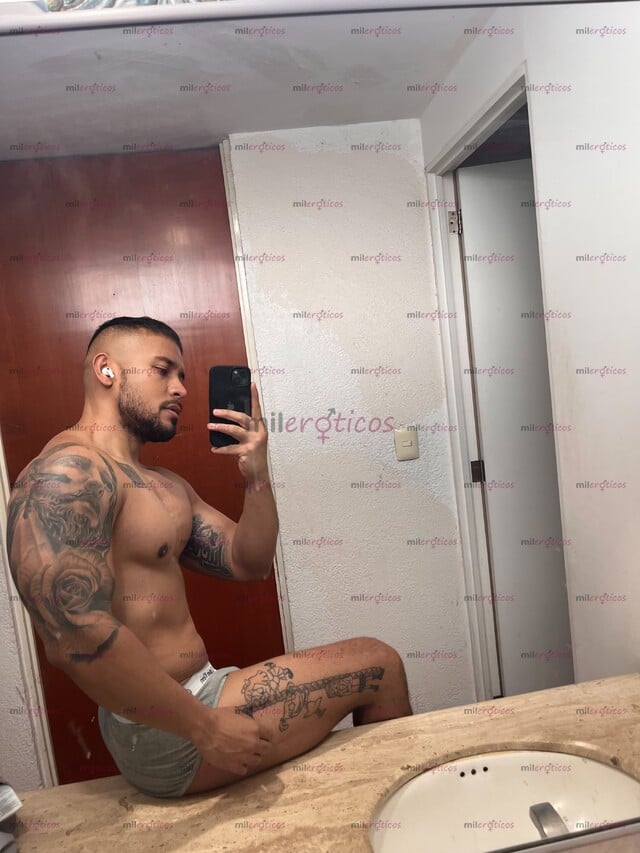 FOTOS DE POCOS DÍAS, MORENO COMPLACIENTE PARA DARTE UNA BUENA EXPERIENCIA