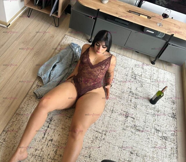 FOTOS DE CARITA ANGÉLICAL CON UN CUERPO VOLUPTUOSO