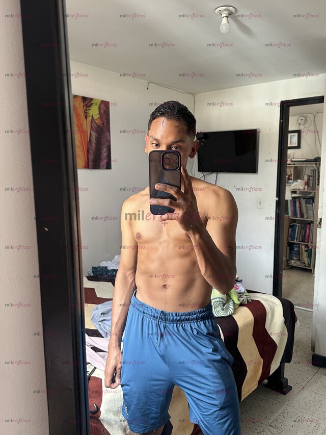 FOTOS DE CHIHO JOVEN MORENO DISPUESTO A COMPLACERTE