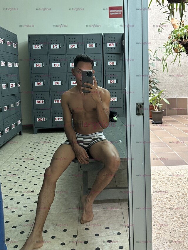 FOTOS DE DELGADO ATLÉTICO CALIENTE DISPUESTO A COMPLACERTE