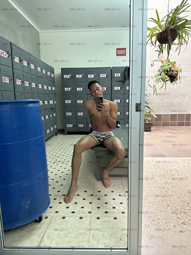 FOTOS DE ADICTO TRAGON SUMISO COMPLACIENTE GANOSO DE TI