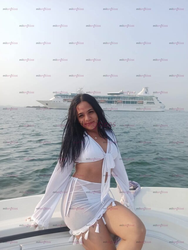 FOTOS DE UNA COSTEÑA RICA DE 26 AÑOS , COMPLACIENTE, PARCHADA, LINDA, NATURAL, CALIENTE,