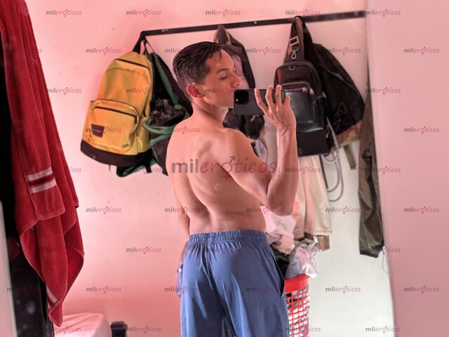 FOTOS DE CHICO JOVEN DELGADO MORENO COMPLACIENTE CON GANAS DE SER TUYO