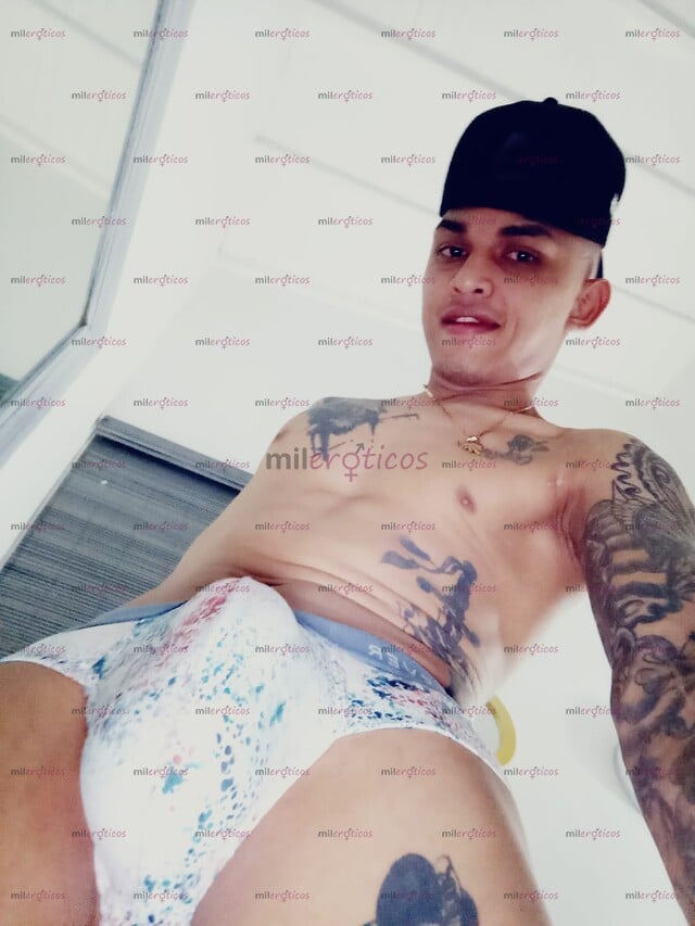 FOTOS DE JÓVEN DE 23 AÑOS DOMINANTE. SIN AFANES VERGÓN Y GRUESO APROVECHA POCOS. DÍAS