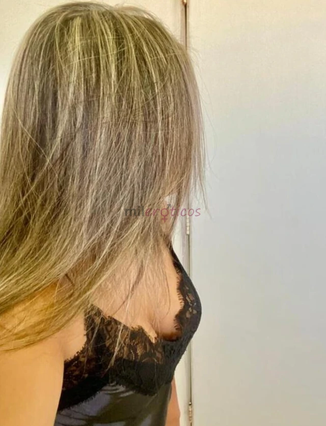 Ola sou paola massoterapeuta faco massagem relaxante nuru tantrica e tailandesa paola massoterapeuta 27 anos um toque de prazer uma experiencia inesqu...