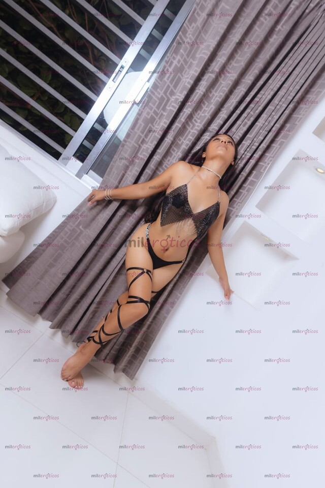 FOTOS DE HERMOSA NENA DELGADA DE RICAS NALGAS CON GANAS DE MONTARTE Y VENIRME SOBRE TI