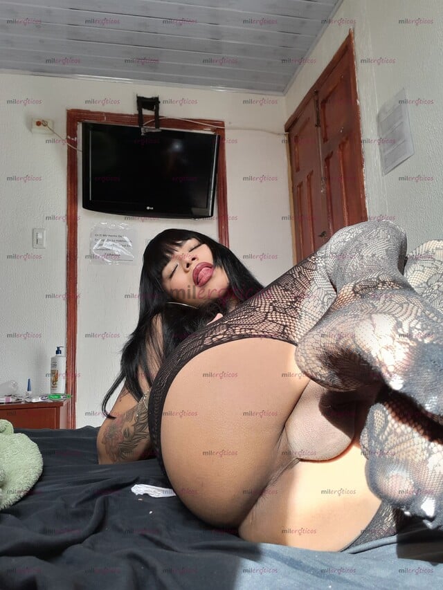 FOTOS DE UNA MORENITA SEXY DISPUESTA AH COMPLACERTE EN TUS LUJURIAS