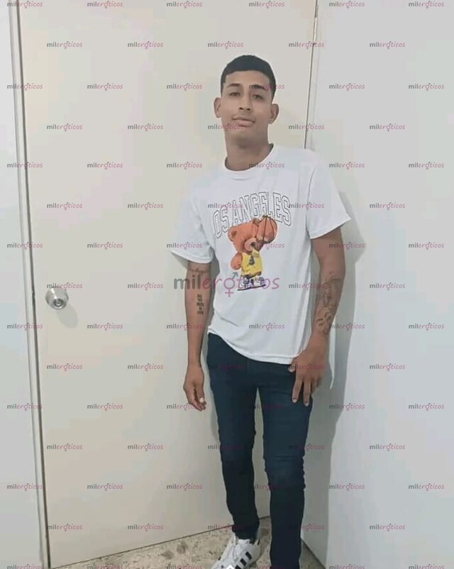 FOTOS DE VENEZOLANO RECIÉN LLEGADO A MONTERREY COMPLACIENTE MORENO FLACO