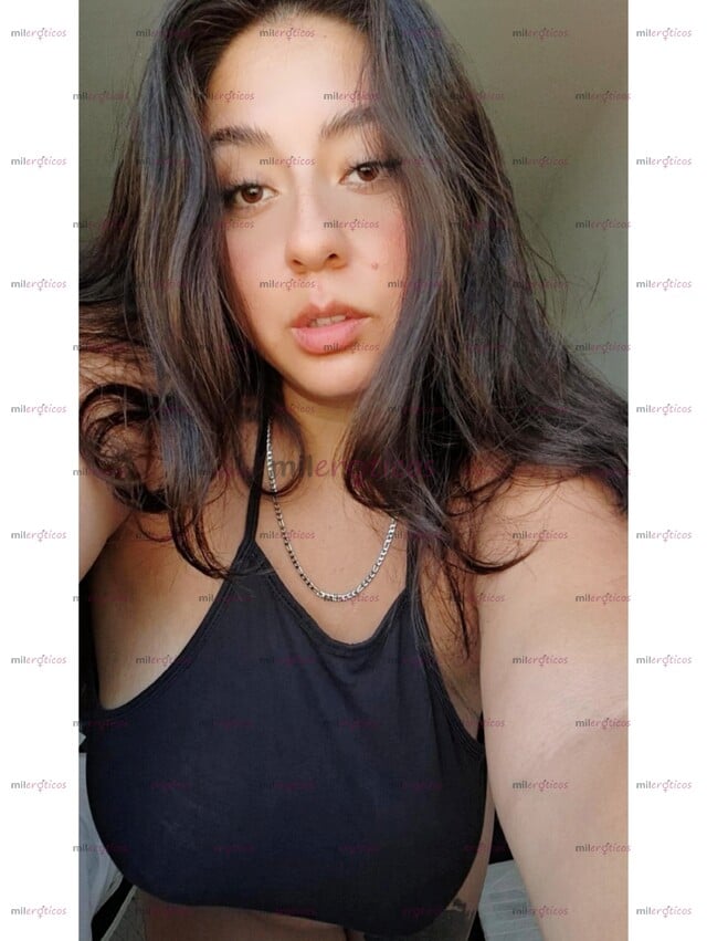 FOTOS DE ZORRA HERMOSA DE 22 AÑITOS, CALIENTE TETONA Y COMPLACIENTE. ORAL AL NATURAL