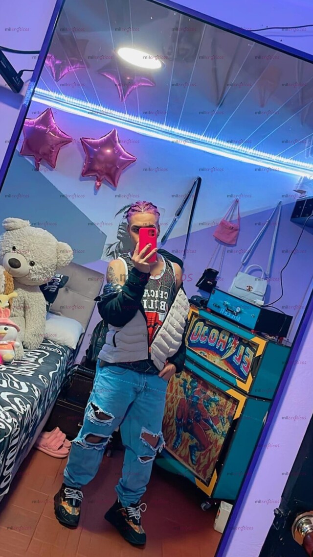 FOTOS DE SOY DAVID, UN JOVEN DE 21 AÑOS, OSO CALIENTE Y MUY RESERVADO. DISPUESTO A CUMPLI