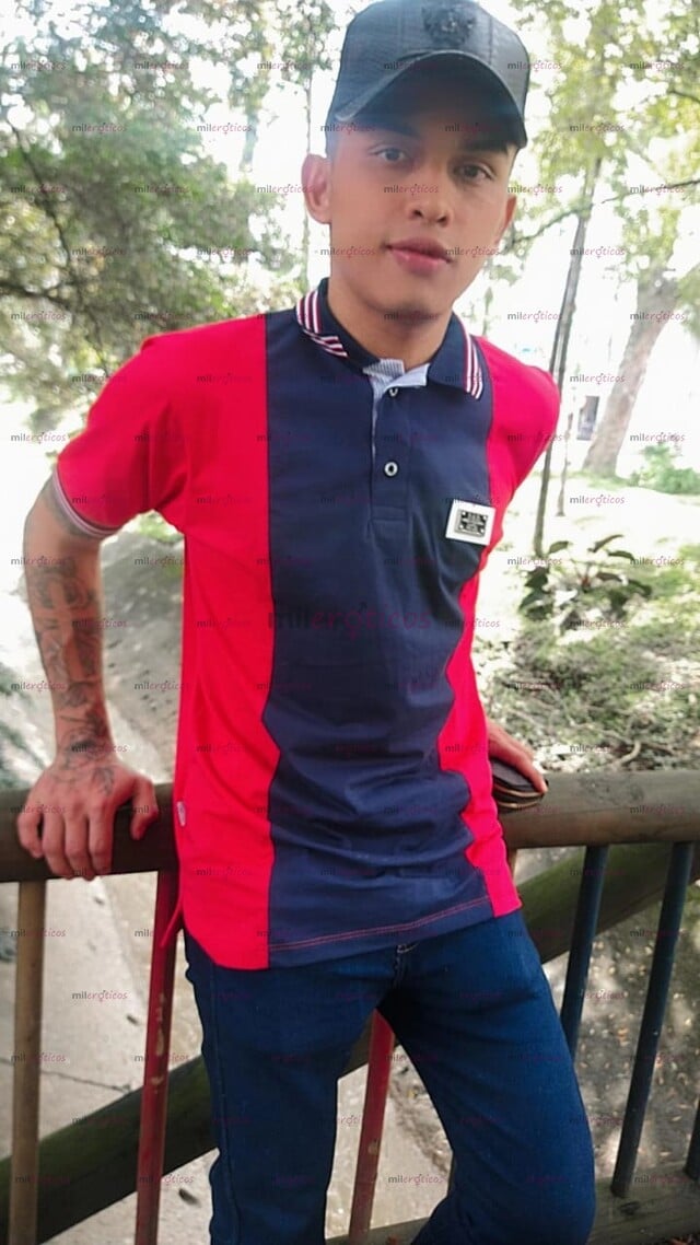 FOTOS DE POLLO VERGON EN LA CIUDAD RELAJADO SIN AFANES FIESTERO MASCULINO APTO DISPONIBLE