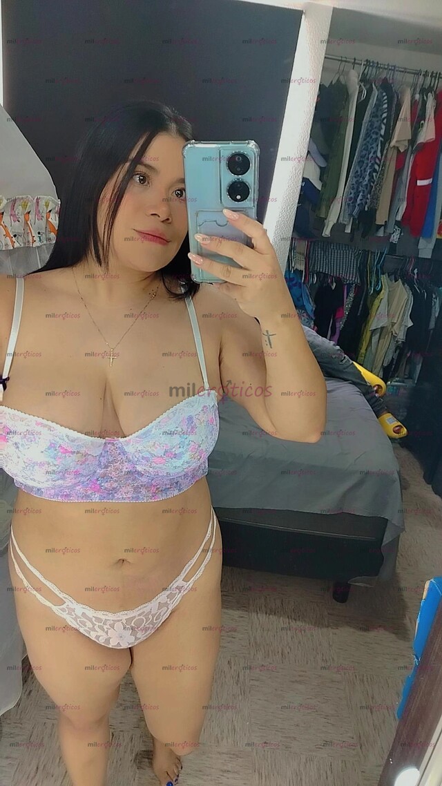 FOTOS DE FÁTIMA UNA HERMOSA VENEZOLANA CON MUCHAS GANAS DE COGER