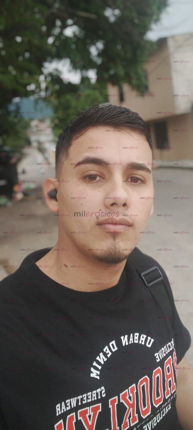 FOTOS DE HOLA , MI NOMBRES ES JHOAN AQUÍ ESTOY PARA DARTE UN MOMENTO FELIZ SABROSURA