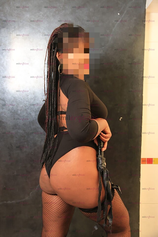 FOTOS DE UNA LINDA Y TRAVIESA MORENA DISPUESTA A COMPLACER TUS MÁS LOCAS FANTASIAS..