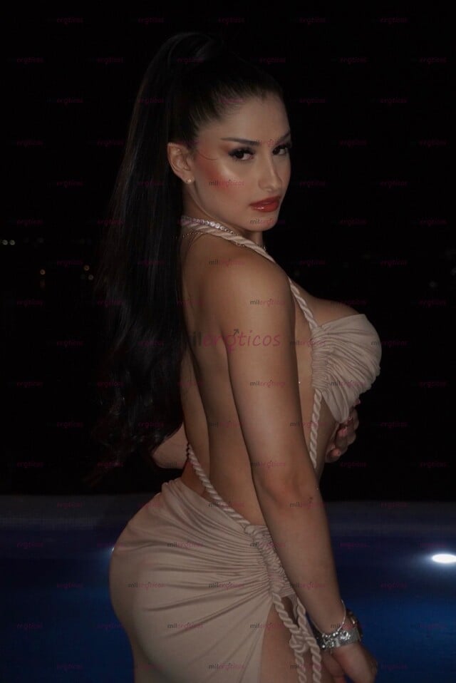 FOTOS DE HERMOSA COLOMBIANA , SERVICIO LUXURY VERGA DE 20CM Y UN CULO GORDO Y APRETADO!!