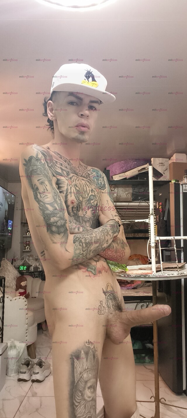 FOTOS DE FLACO BLANCO TATUADO VERGON SERIO MORBOSO