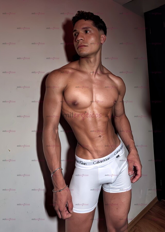 FOTOS DE EXPLOSIÓN DE PLACER EL MACHO VENEZOLANO QUE TE HARÁ ARDER DE DESEO