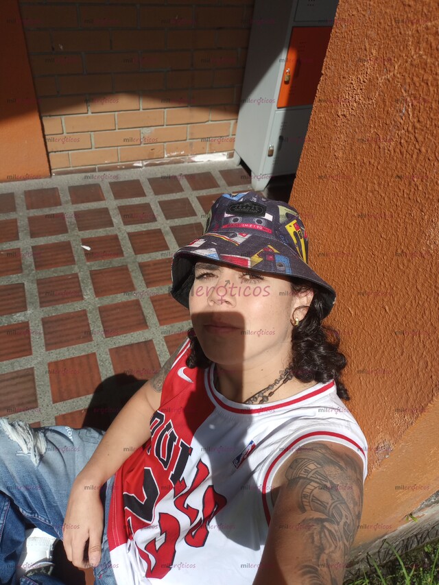 FOTOS DE JOVEN ARDIENTE CALEÑO .SEXO SUDOR Y CALOR