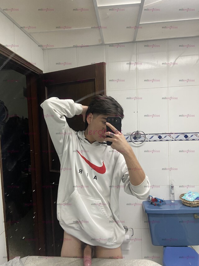 FOTOS DE JOVEN LATINO 18 AÑOS DISPUESTO A CUMPLIR TODAS TUS FANTASÍAS