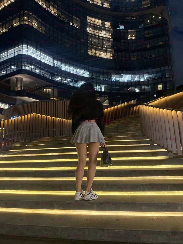 FOTOS DE SASHA MONTENEGRO 21 AÑOS TE TRATO COMO MI NOVIO REALES BESOS CARICIAS