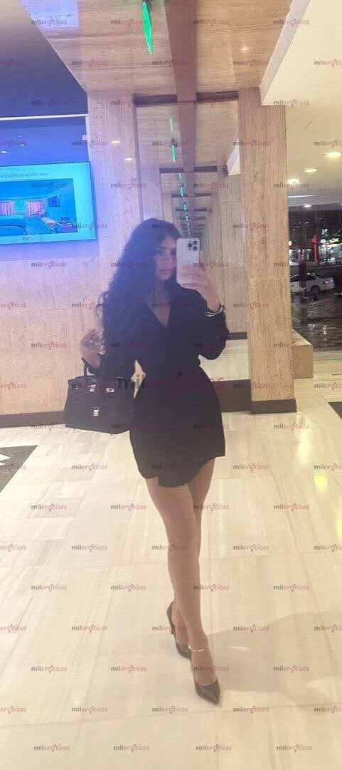 FOTOS DE SASHA MONTENEGRO 21 AÑOS TE TRATO COMO MI NOVIO REALES BESOS CARICIAS
