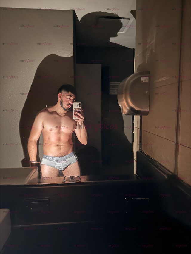 FOTOS DE REGIO, JOVEN DOTADO, NALGÓN Y PIERNÓN, MUSCULOSO, VELLUDO, BARBÓN, TRATO SERIO