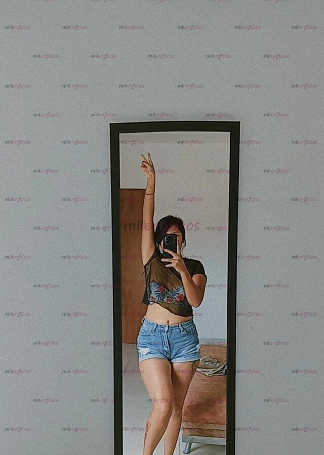 FOTOS DE DELGADA TETONA Y CULO GRANDE MUY SEXI Y FIESTERA