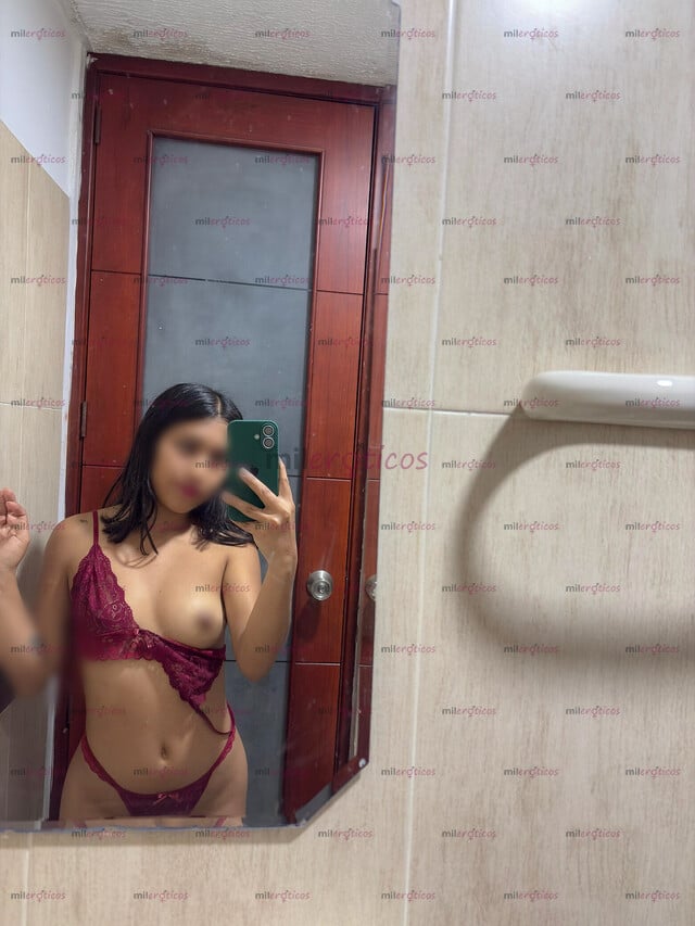 FOTOS DE HERMOSA Y SEXY FER DE 18 AÑOS PARA COMPLACERTE Y SACARTE LA LECHE