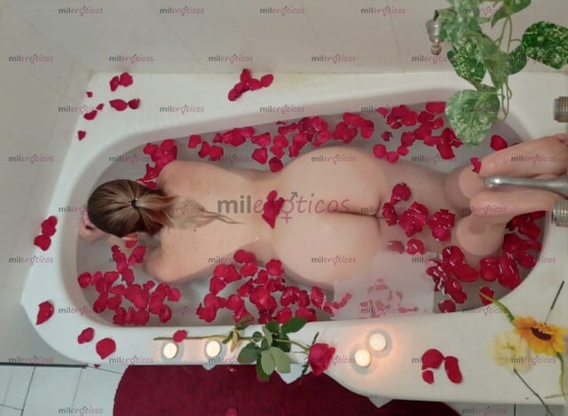 FOTOS DE SEXY GÜERITA DELICIOSA CON CURVAS SUCULENTAS MILF CACHONDA