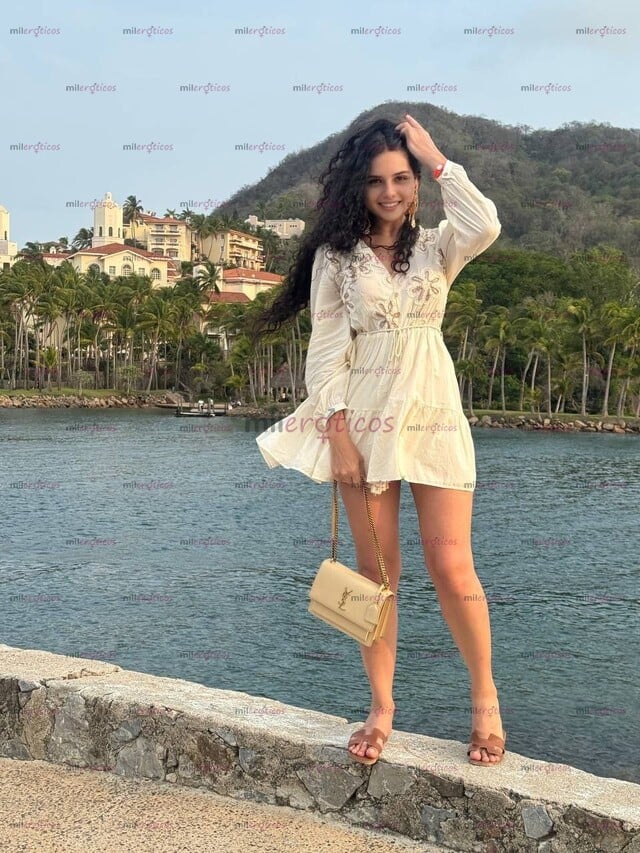 FOTOS DE SASHA MONTENEGRO 21 AÑOS TE TRATO COMO MI NOVIO REALES BESOS CARICIAS