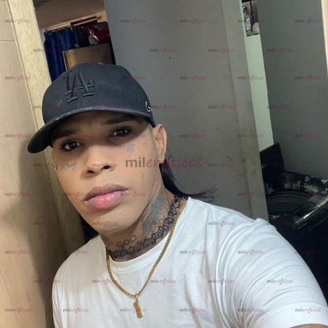 FOTOS DE MORENO RICO TATUADO DELGADO CON 22 CM VERGA