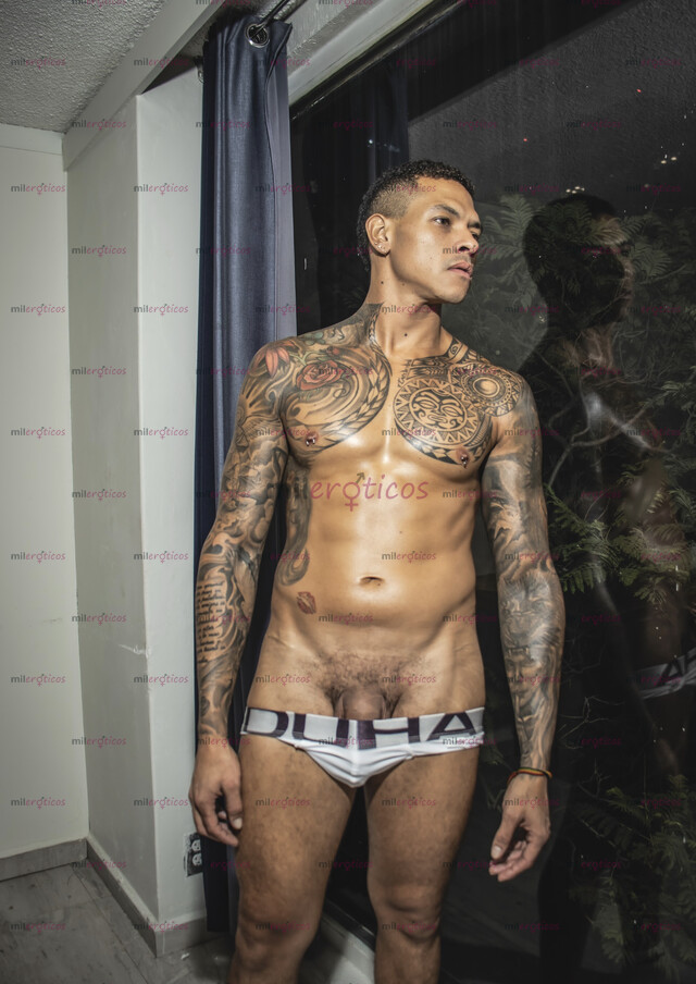 FOTOS DE TATUADO PAISA ACTIVO VARONIL ACOMPAÑANTE DISCRETO