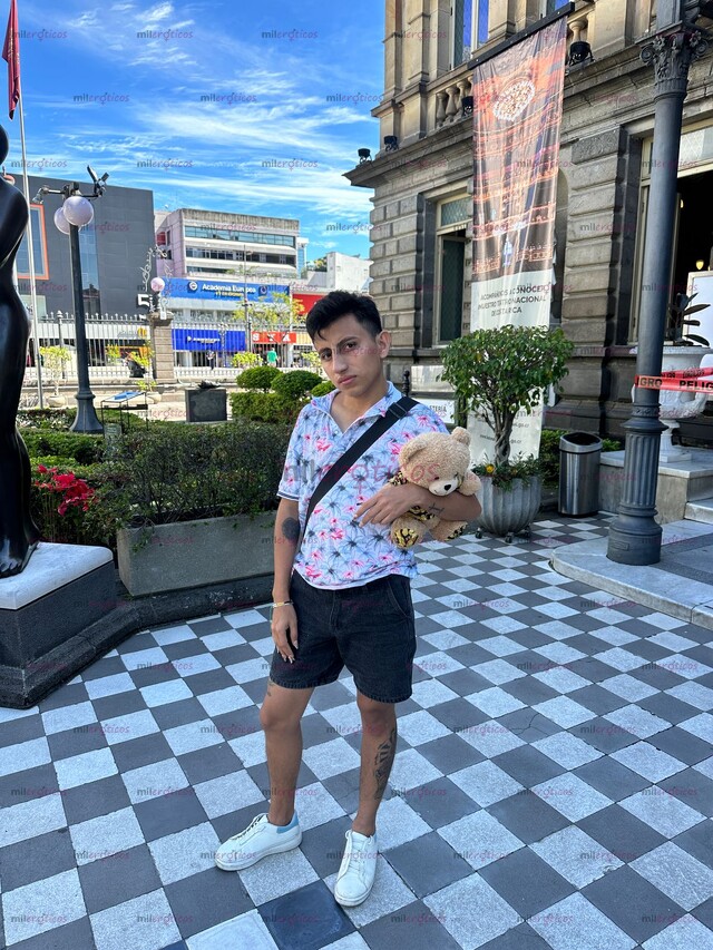 FOTOS DE JOVEN DE VISITA EN TU CIUDAD PARA COMPLACERTE