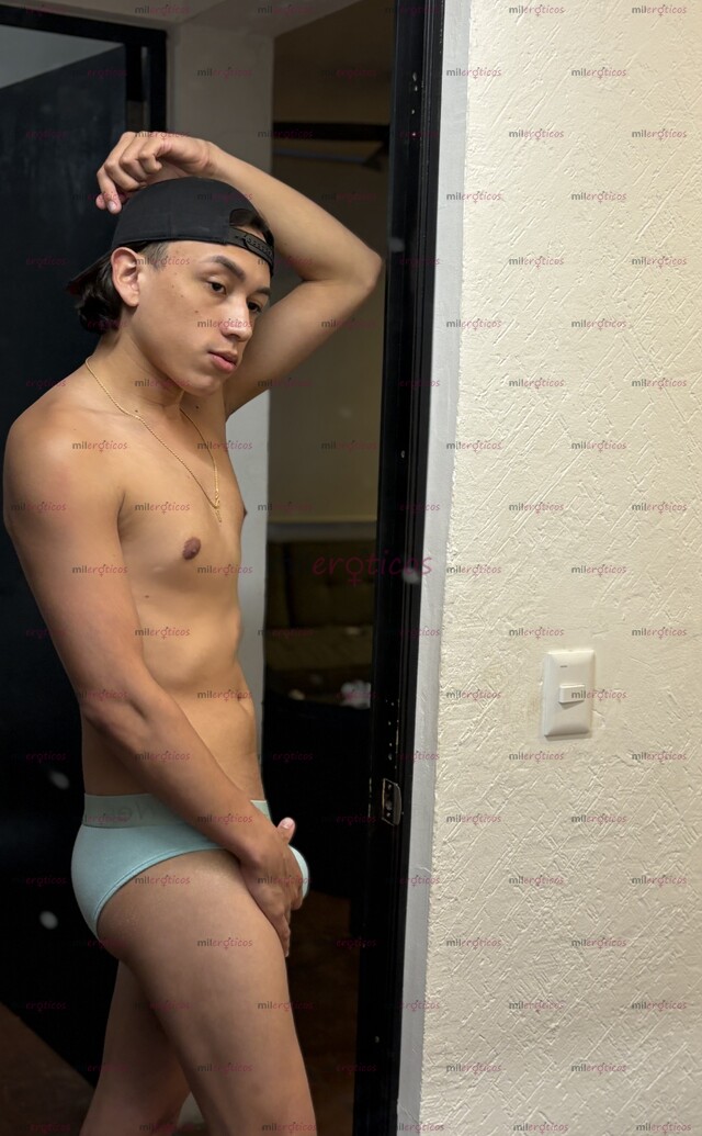 FOTOS DE JOVEN ARRECHO CON GANAS DE DIVERTIRSE Y PASAR UN BUEN MOMENTO