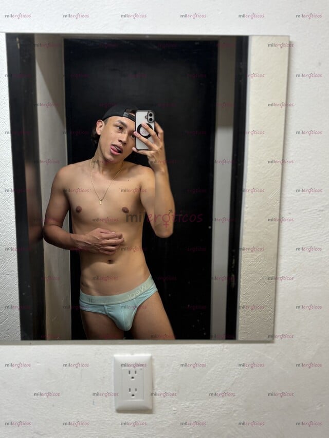 FOTOS DE JOVEN ARRECHO CON GANAS DE DIVERTIRSE Y PASAR UN BUEN MOMENTO
