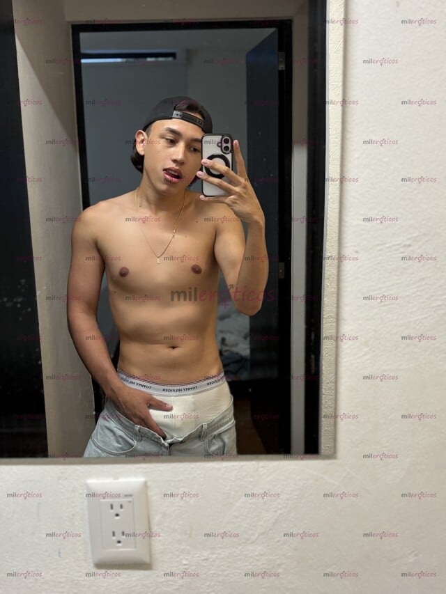 FOTOS DE JOVEN ARRECHO CON GANAS DE DIVERTIRSE Y PASAR UN BUEN MOMENTO