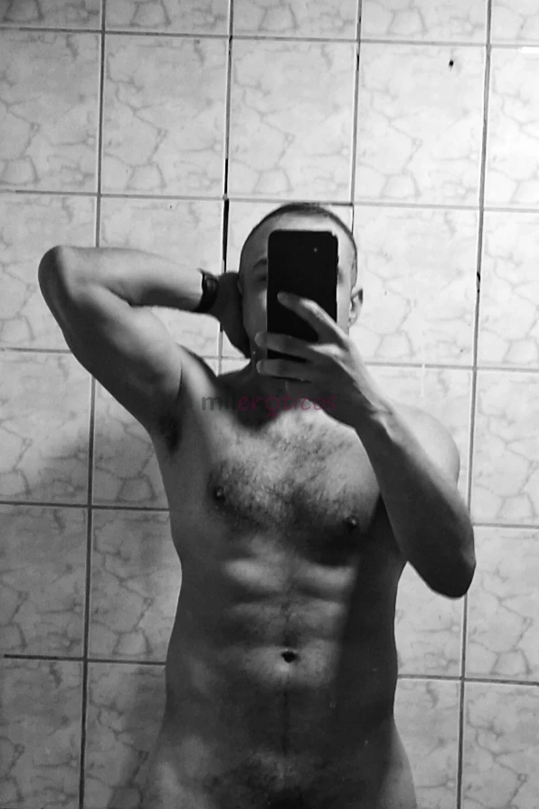 Hola soy sebull masajista erotico corneador chileno heterosexual 1 76 cm dispuesto a complacer a mujeres tambien realizo fantasias de cornudo o trios...